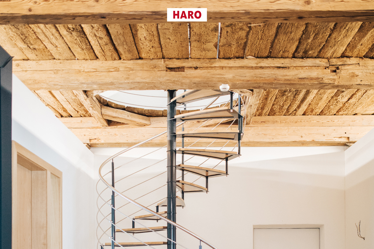 HARO_Parquet-複合實木地板-螺旋型樓梯